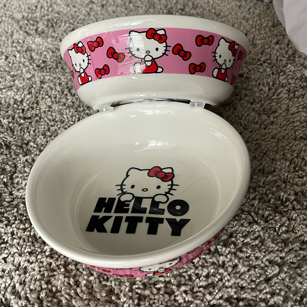 Hello kitty pet bowls